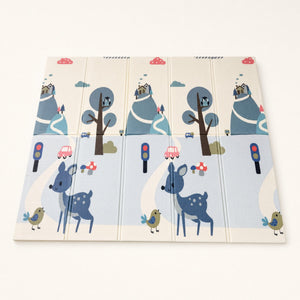 Tapis de jeu bébé pliable et réversible biche et Good morning, vu en entier sur fond clair