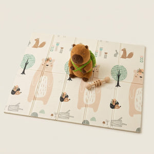Pack tapis de jeu bébé réversible ECLOA motif forêt avec une peluche capybara sac à dos tortue et un hochet en bois