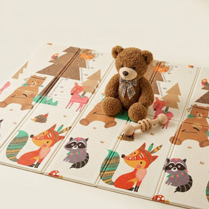 Pack tapis de jeu bébé réversible ECLOA motif renards avec un ours en peluche et un hochet en bois